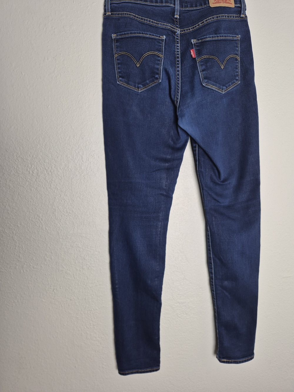 Levi's 311 Shaping Skinny Dark Blue Women's Jeans - Levi's. Size 27